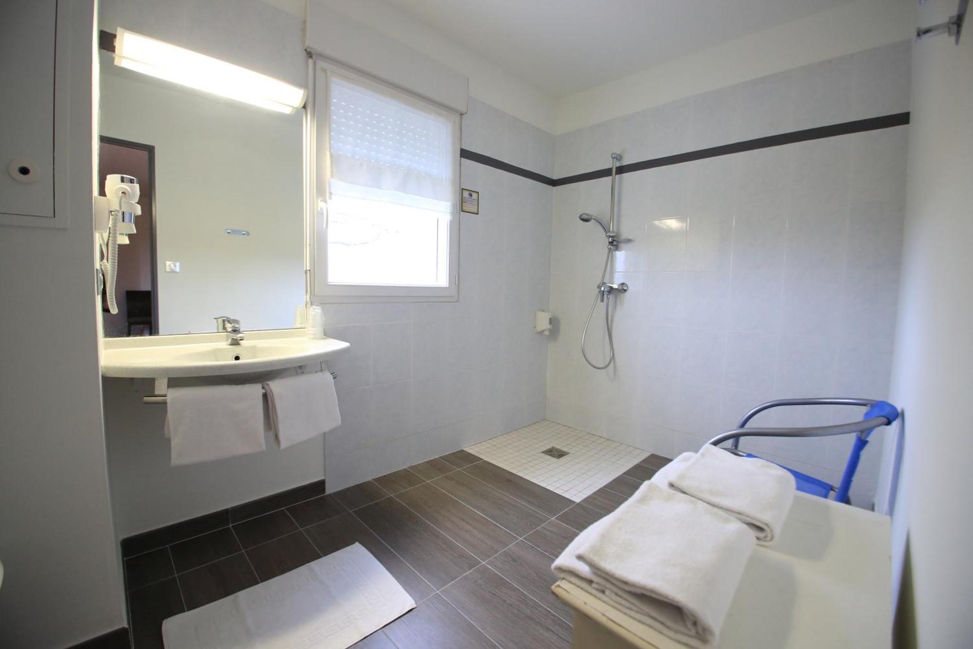 Hotel Kyriad Brive Ouest Eksteriør bilde